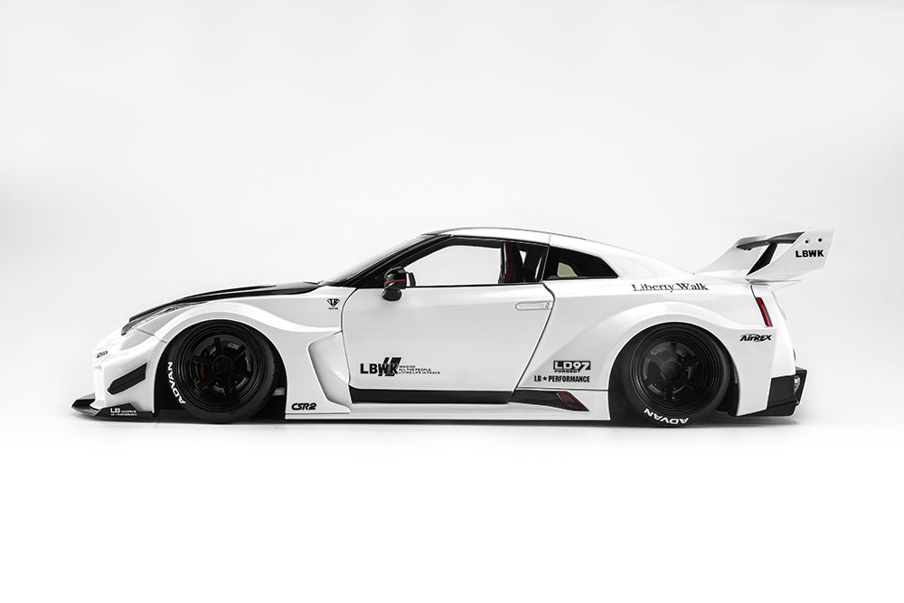 Pre Order 1/18 Motorhelix LB-Silhouette Works GT Nissan 35GT-RR Ver.1 GT-R R35 Full Open Diecast Model