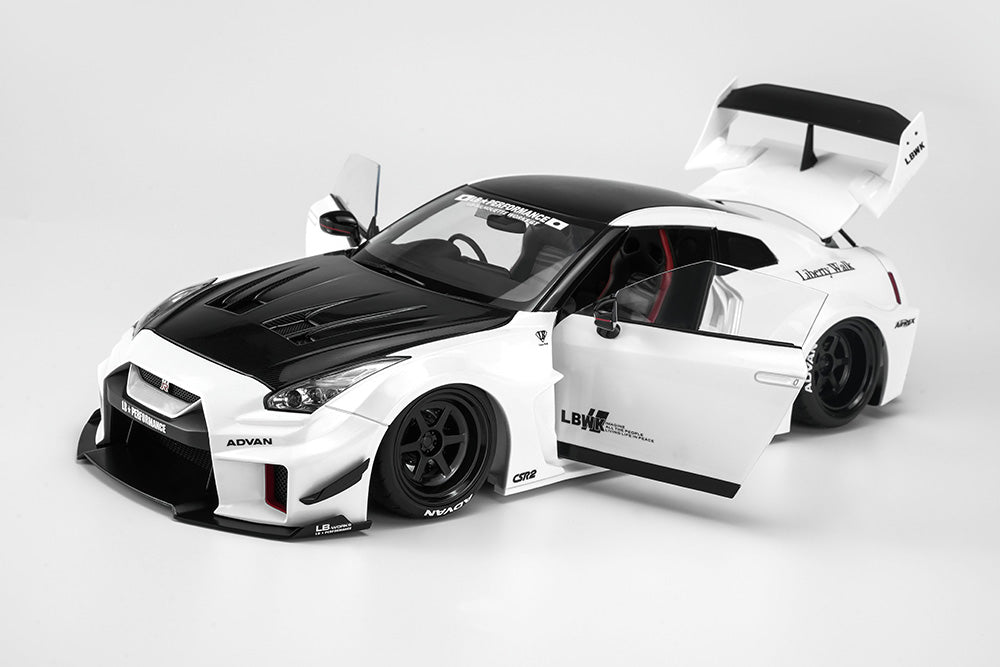 Pre Order 1/18 Motorhelix LB-Silhouette Works GT Nissan 35GT-RR Ver.1 GT-R R35 Full Open Diecast Model