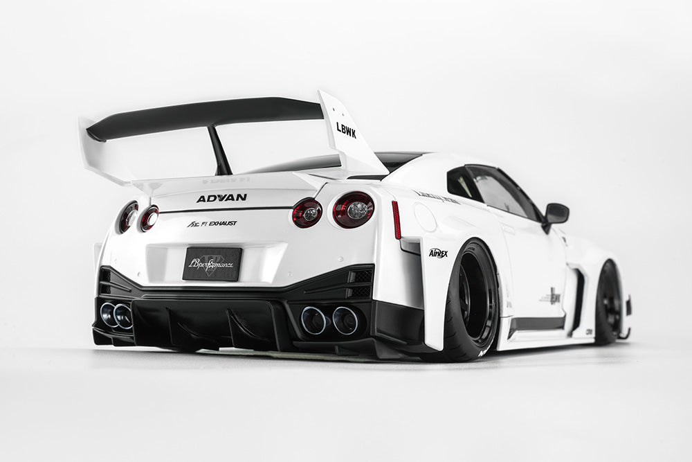Pre Order 1/18 Motorhelix LB-Silhouette Works GT Nissan 35GT-RR Ver.1 GT-R R35 Full Open Diecast Model