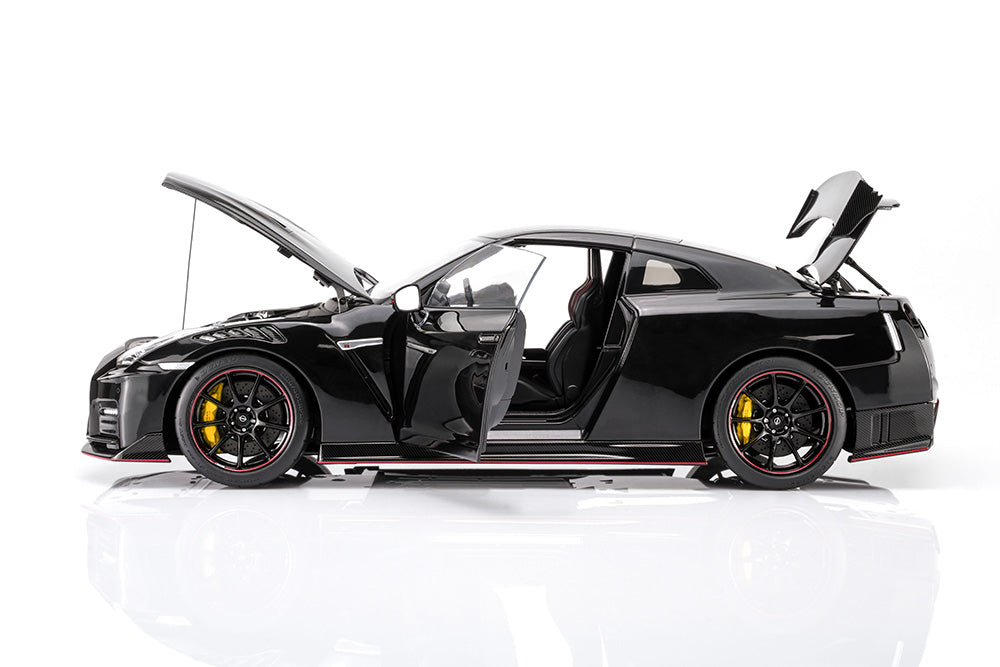 1/18 Motorhelix Nissan Skyline GT-R R35 NISMO Spetial Edition 2022 Black White Full Open Diecast