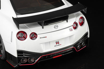1/18 Motorhelix Nissan Skyline GT-R R35 NISMO Spetial Edition 2022 Black White Full Open Diecast