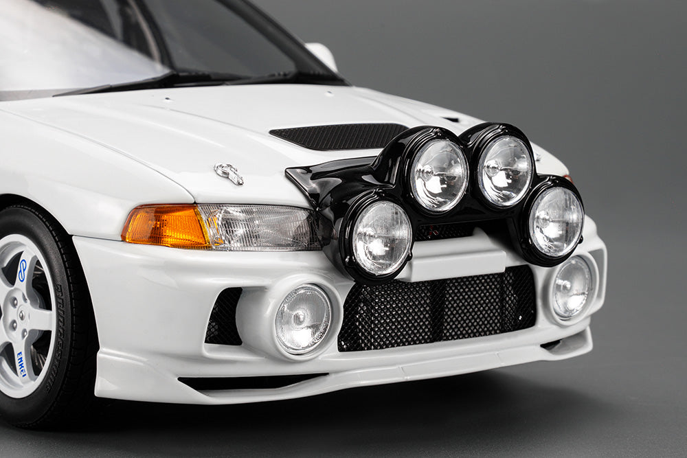 1/18 Motorhelix Mitsubishi Lancer EVO IV 4th GSR White Diecast Full Open w/ Dyno Rally Lamp Pod