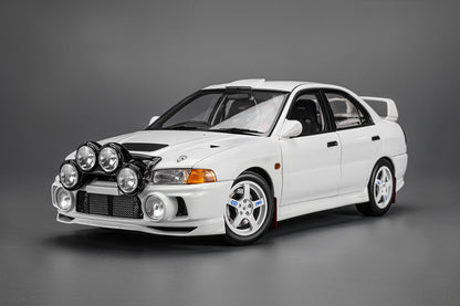 1/18 Motorhelix Mitsubishi Lancer EVO IV 4th GSR White Diecast Full Open w/ Dyno Rally Lamp Pod