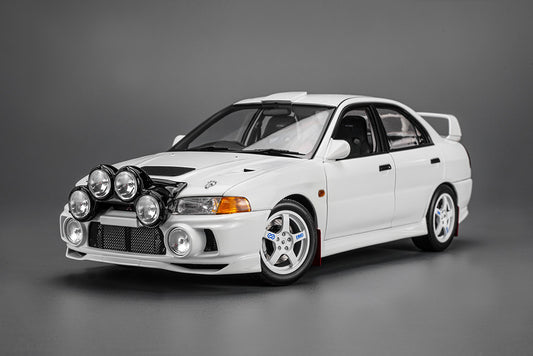 1/18 Motorhelix Mitsubishi Lancer EVO IV 4th GSR White Diecast Full Open w/ Dyno Rally Lamp Pod