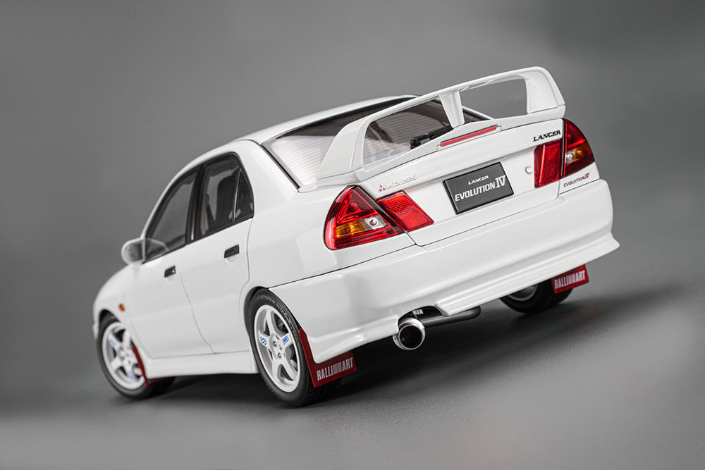 1/18 Motorhelix Mitsubishi Lancer EVO IV 4th GSR White Diecast Full Open w/ Dyno Rally Lamp Pod