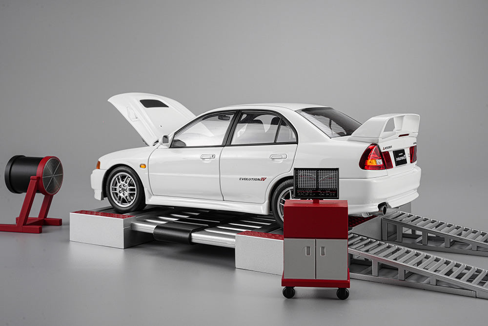 1/18 Motorhelix Mitsubishi Lancer EVO IV 4th GSR White Diecast Full Open w/ Dyno Rally Lamp Pod
