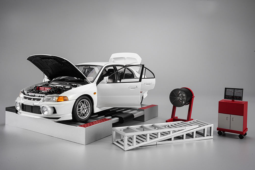 1/18 Motorhelix Mitsubishi Lancer EVO IV 4th GSR White Diecast Full Open w/ Dyno Rally Lamp Pod
