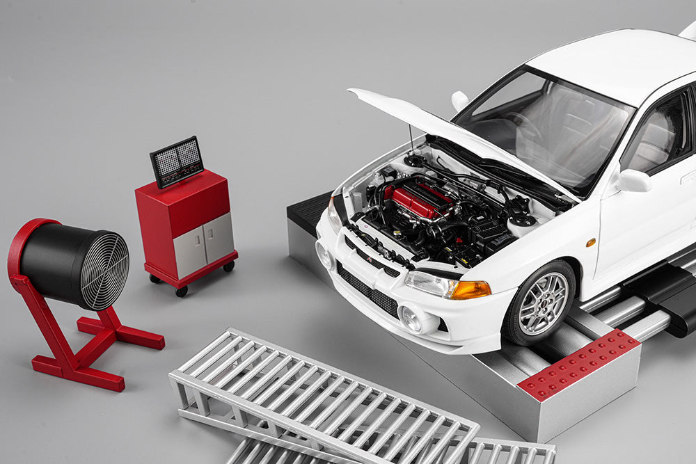 1/18 Motorhelix Mitsubishi Lancer EVO IV 4th GSR White Diecast Full Open w/ Dyno Rally Lamp Pod
