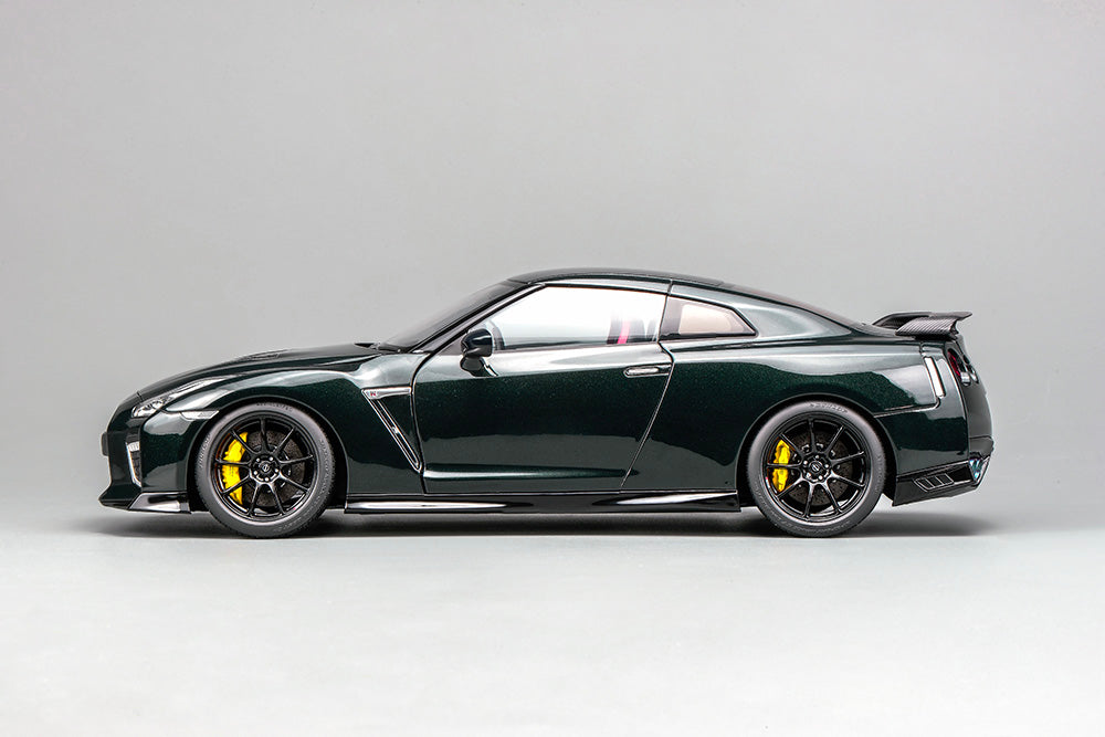 1/18 Motorhelix Nissan Skyline GT-R R35 Track Ed Engineered by NISMO T-Spec 2022 Dark Green JDM Full Open Diecast Model