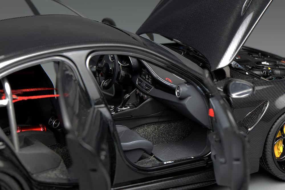 1/18 Motorhelix Alfa Romeo Giulia GTAm GTA M Full Carbon Fiber 999 pcs Diecast Full Open