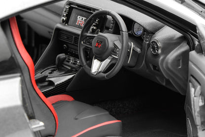 1/18 Motorhelix Nissan Skyline GT-R R35 Track Ed Engineered by NISMO 2020 JDM Full Open Diecast Model