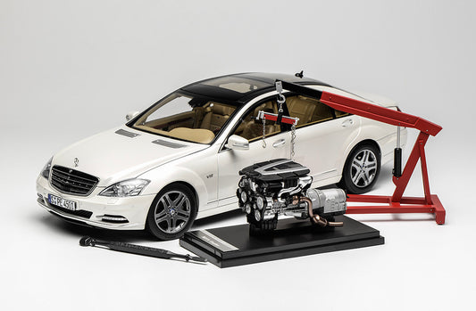 1/18 Motorhelix Mercedes-Benz W221 S600 AMG White Diecast Full Open Ltd 499 Pcs