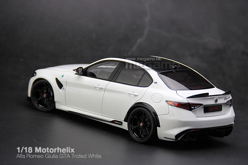Alfa Romeo Giulia GTAm Motorhelix scala 1:18 a 315€ da Alfa Romeo Giulia GTAm Motorhelix scala 1:18 a 315€ da