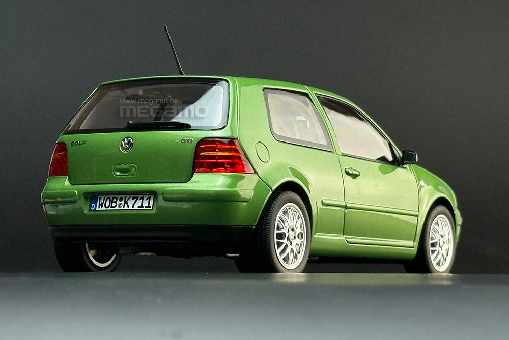 1/18 Norev Volkswagen VW Golf GTI MK4 1998 Green Diecast Full Open