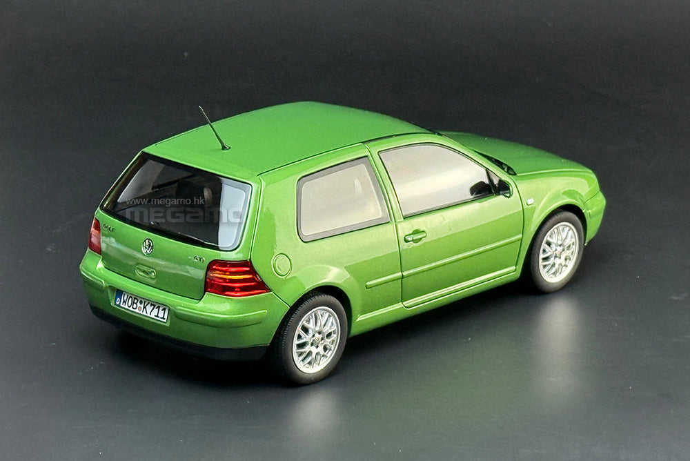 1/18 Norev Volkswagen VW Golf GTI MK4 1998 Green Diecast Full Open