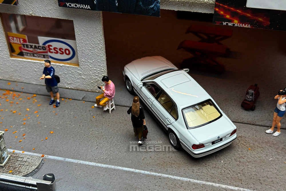 1/64 Almost Real AR Box BMW E38 750iL White Diecast Model