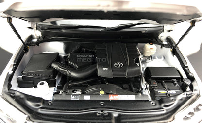 1/18 KengFai Toyota Land Cruiser LC200 2020 4000 VXR V6 White Black Full Open Diecast